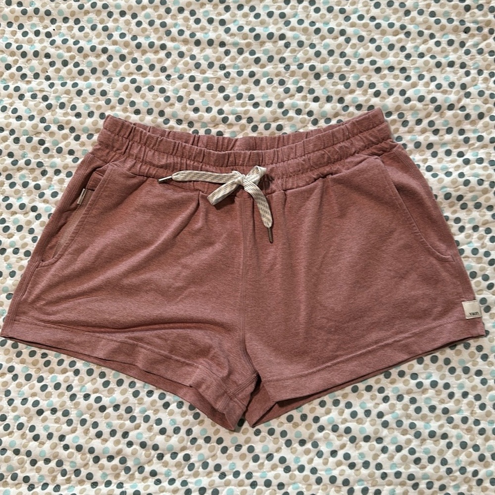 Vuori Shorts